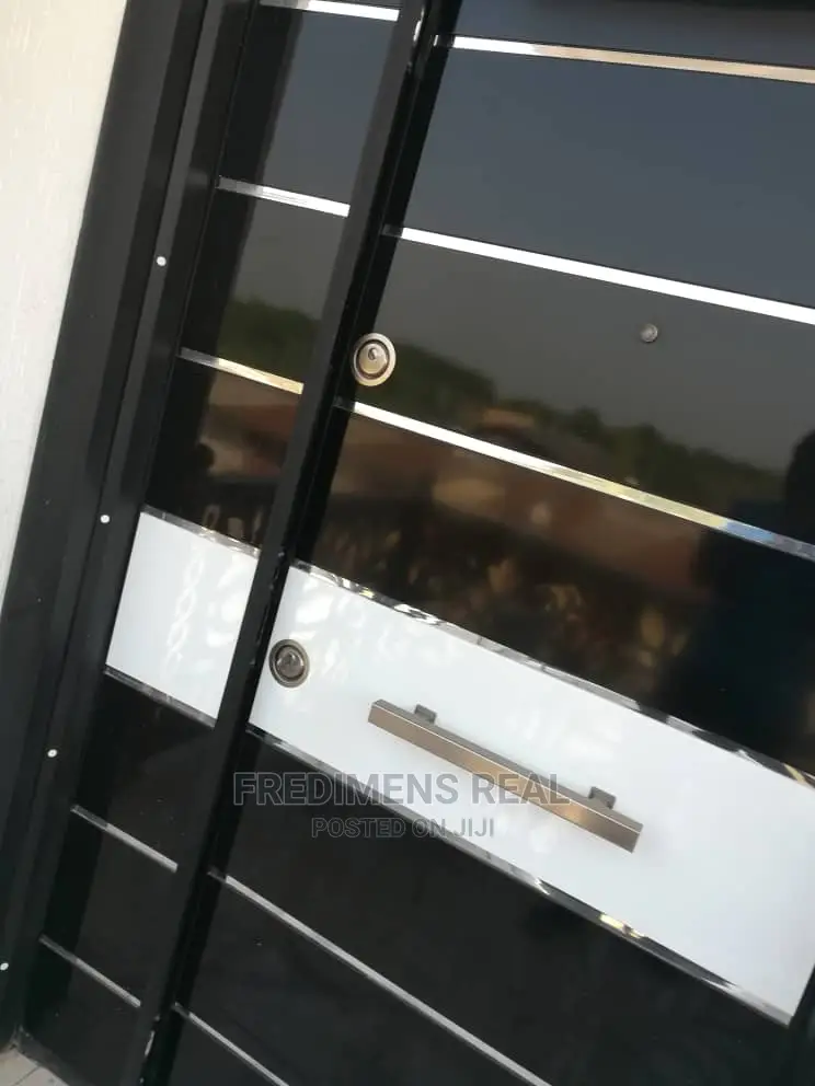 4bdrm House in Fredimens Real, Kumasi Metropolitan for Sale in Kumasi Metropolitan