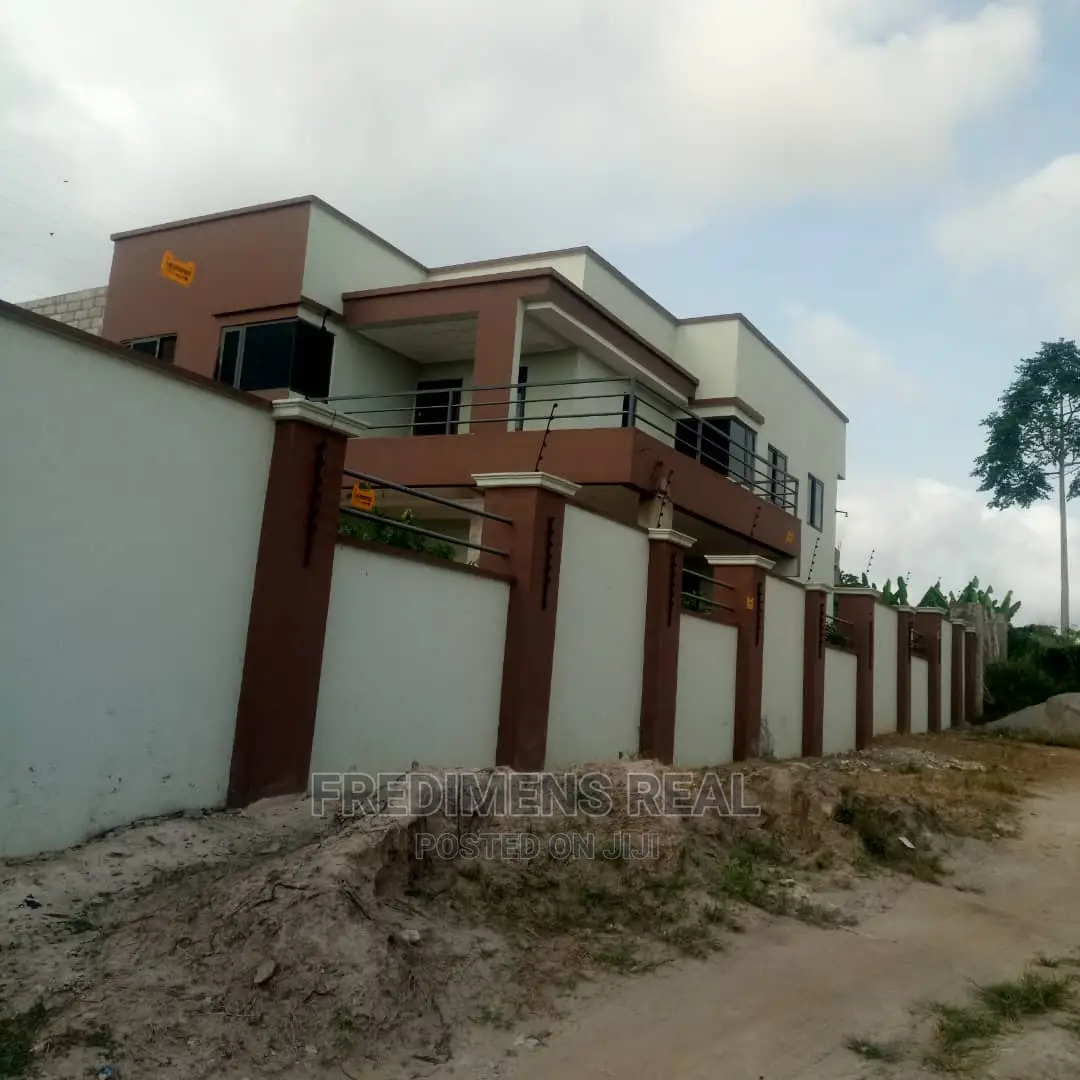 4bdrm House in Fredimens Real, Kumasi Metropolitan for Sale in Kumasi Metropolitan