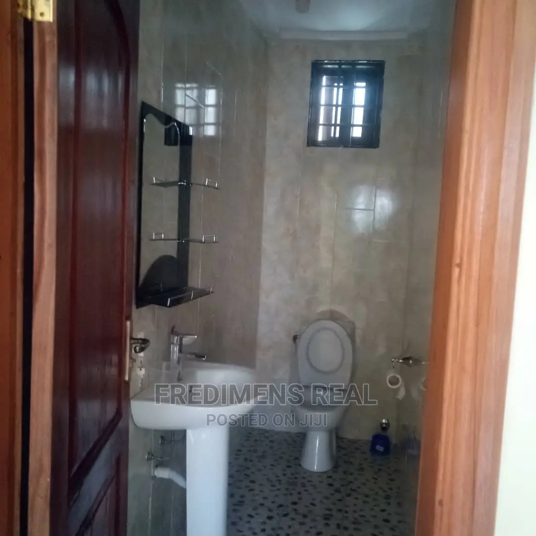 4bdrm House in Fredimens Real, Kumasi Metropolitan for Sale in Kumasi Metropolitan