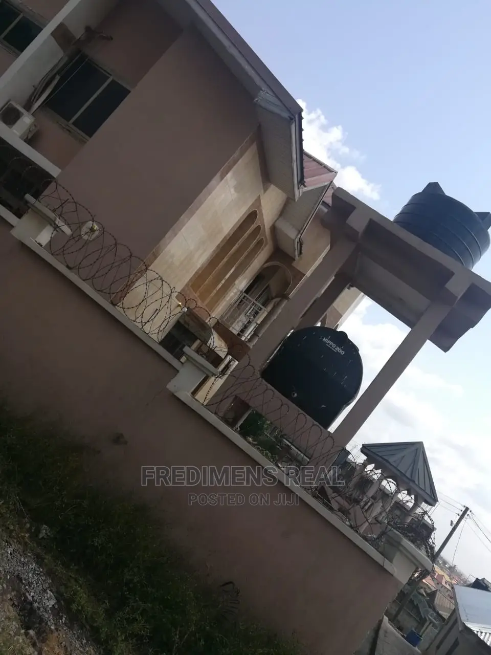 6bdrm House in Fredimens Real, Kumasi Metropolitan for Sale in Kumasi Metropolitan