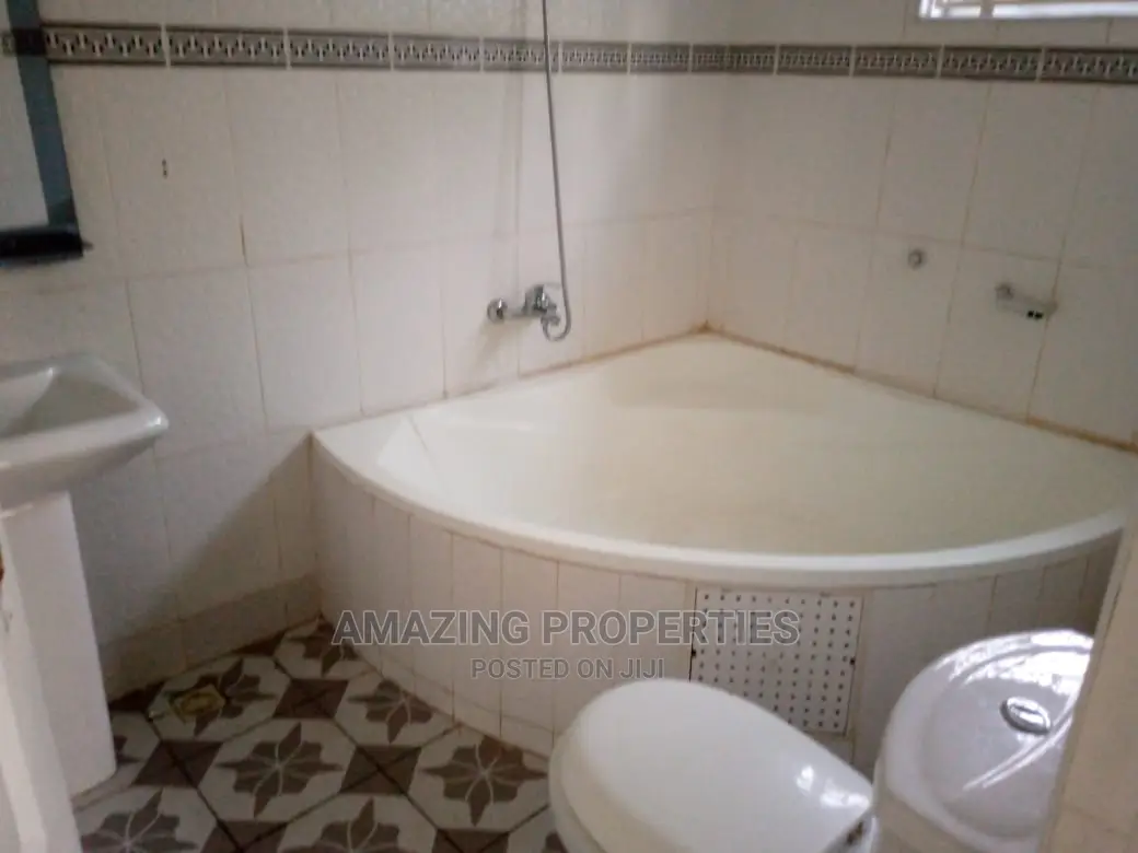 3bdrm House in Spintex Coaster for rent in Spintex