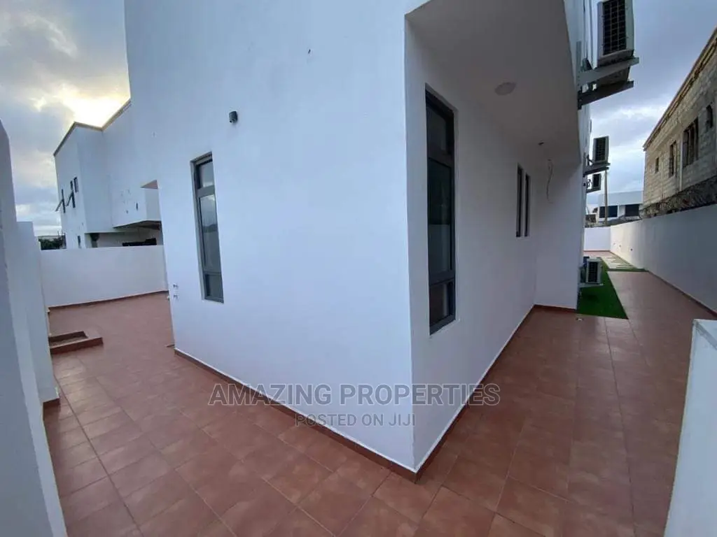 4bdrm House in 4 Bedroom House East for Sale in East Legon