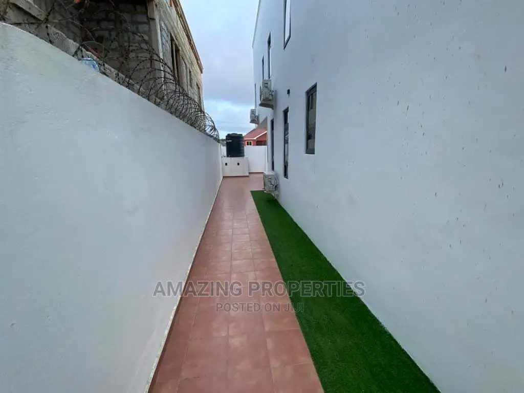 4bdrm House in 4 Bedroom House East for Sale in East Legon
