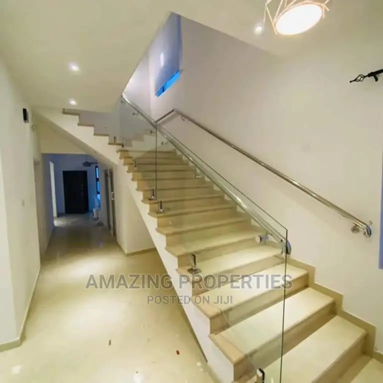Furnished 4bdrm House in 4Bedroom Ouse For, East Legon for Sale in East Legon