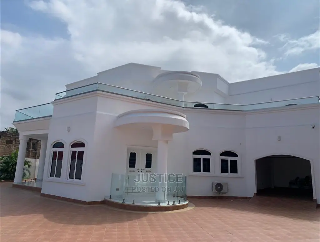 5bdrm Mansion in East Legon, American House for Sale in American House