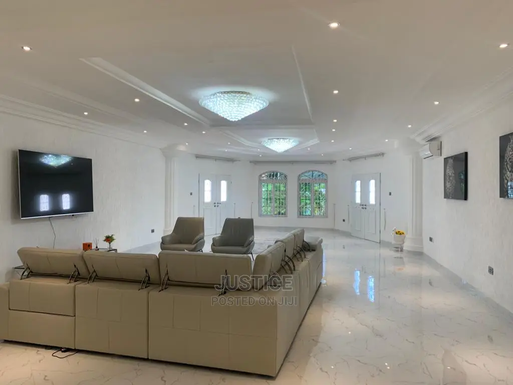 5bdrm Mansion in East Legon, American House for Sale in American House