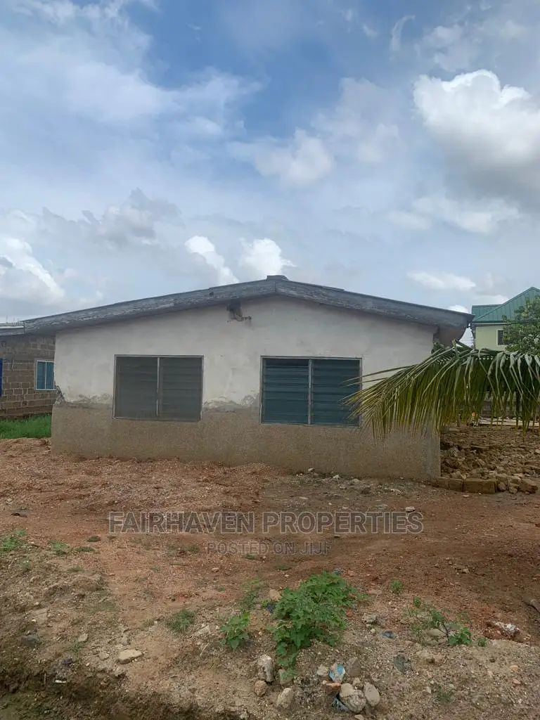 5bdrm House in Bushroad, Teshie for Sale in Teshie