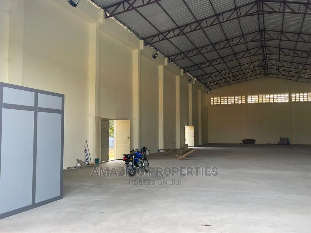 1167sqm Warehouse for Rent at Spintex in Spintex