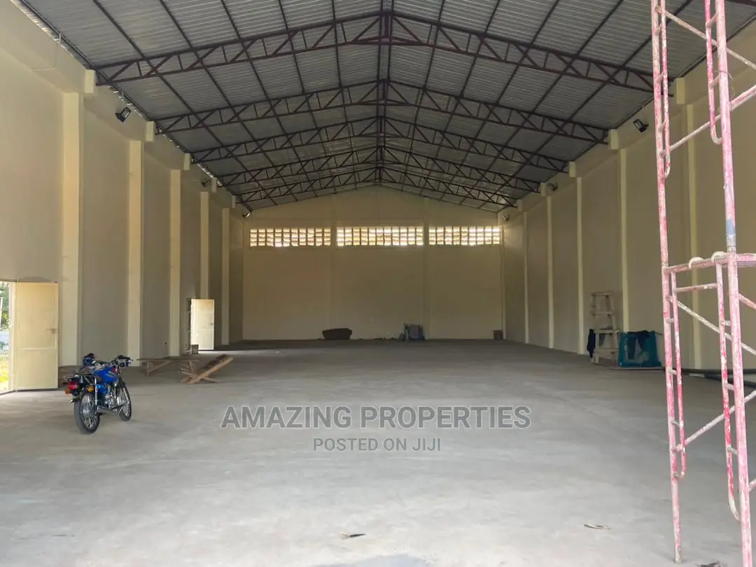1167sqm Warehouse for Rent at Spintex in Spintex