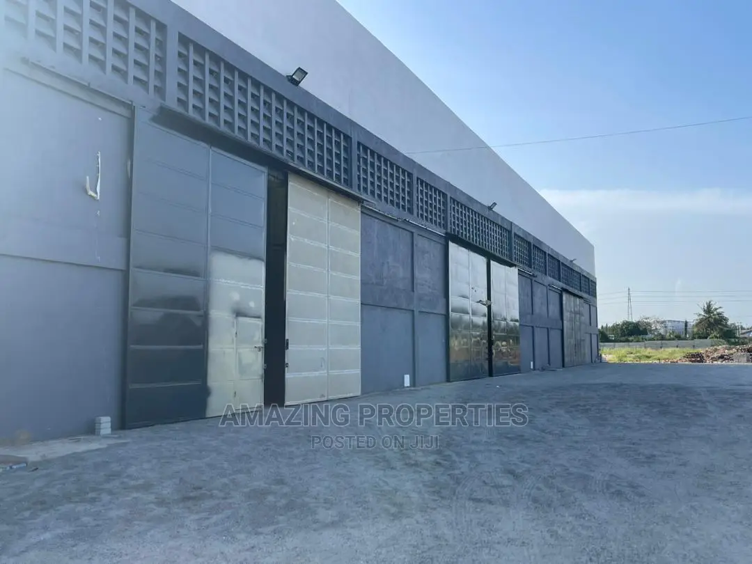 1167sqm Warehouse for Rent at Spintex in Spintex