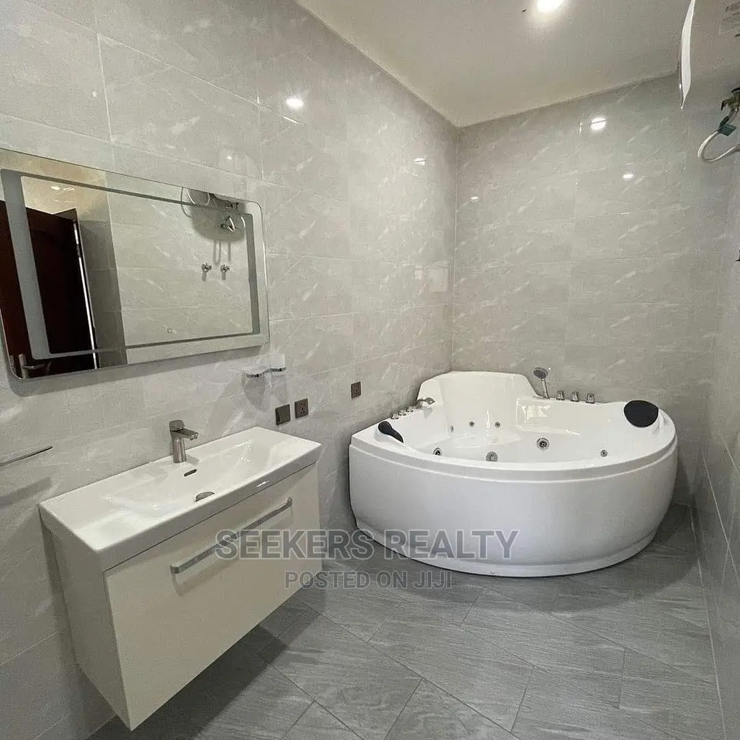 Furnished 5bdrm House in Seekers Realty, East Legon for Sale in East Legon