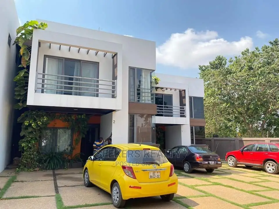 Furnished 3bdrm Townhouse / Terrace in Seekers Realty, Kanda for Rent in Kanda