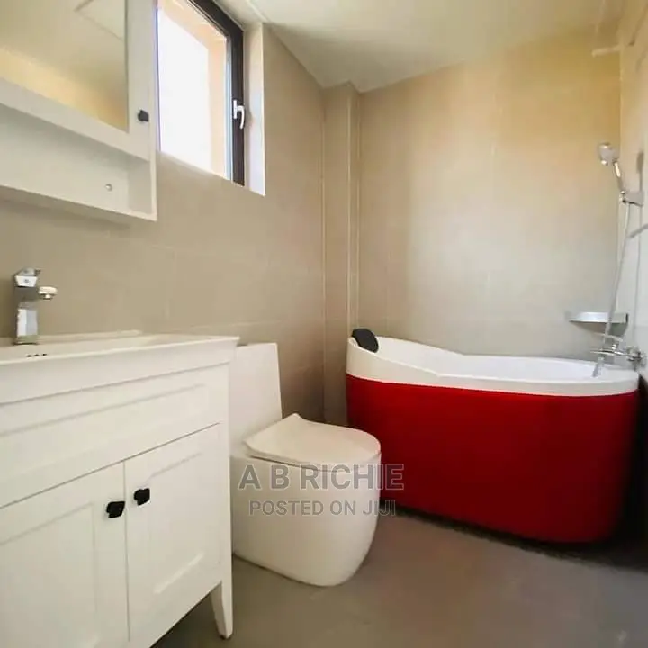 5bdrm Townhouse/Terrace in East Legon for Sale in East Legon
