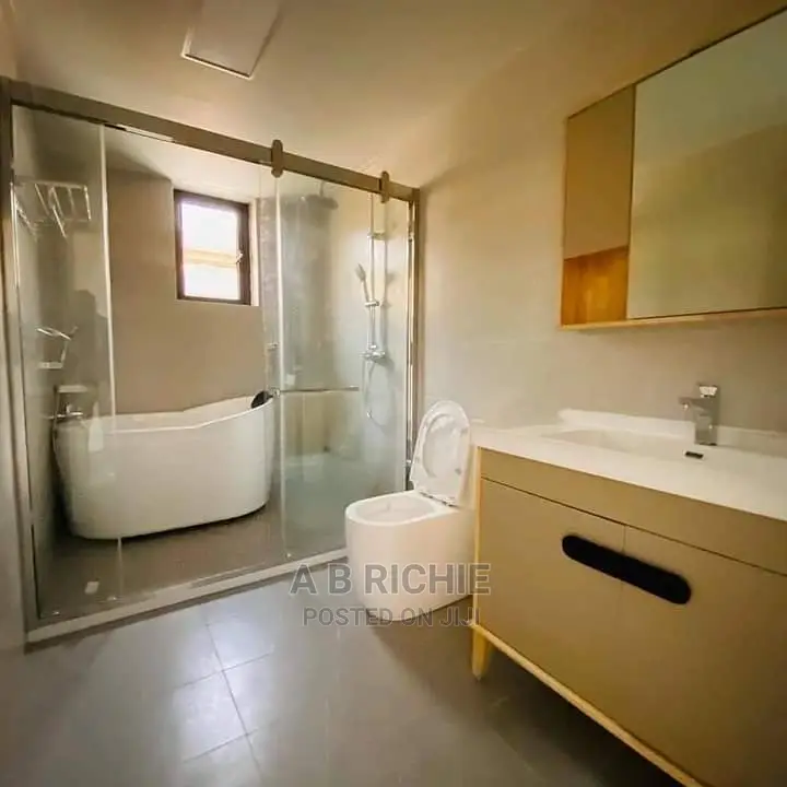 5bdrm Townhouse/Terrace in East Legon for Sale in East Legon