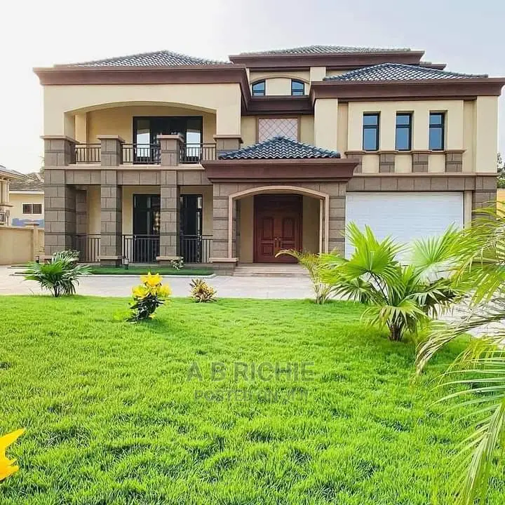 5bdrm Townhouse/Terrace in East Legon for Sale in East Legon