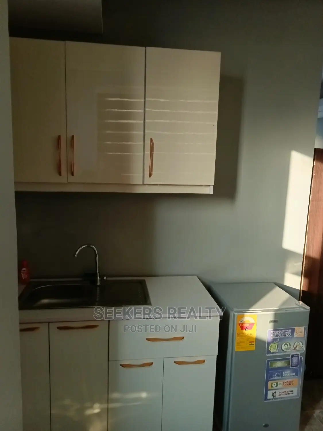 Furnished 1bdrm Apartment in Seekers Realty, Oxford Street for rent in Oxford Street