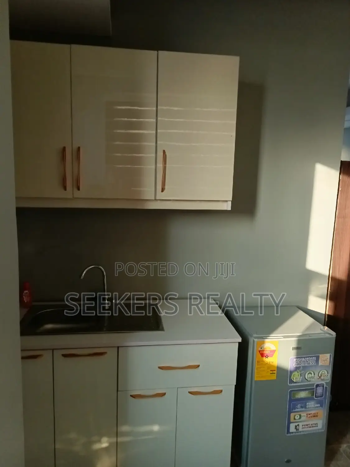 Furnished 1bdrm Apartment in Seekers Realty, Oxford Street for rent in Oxford Street