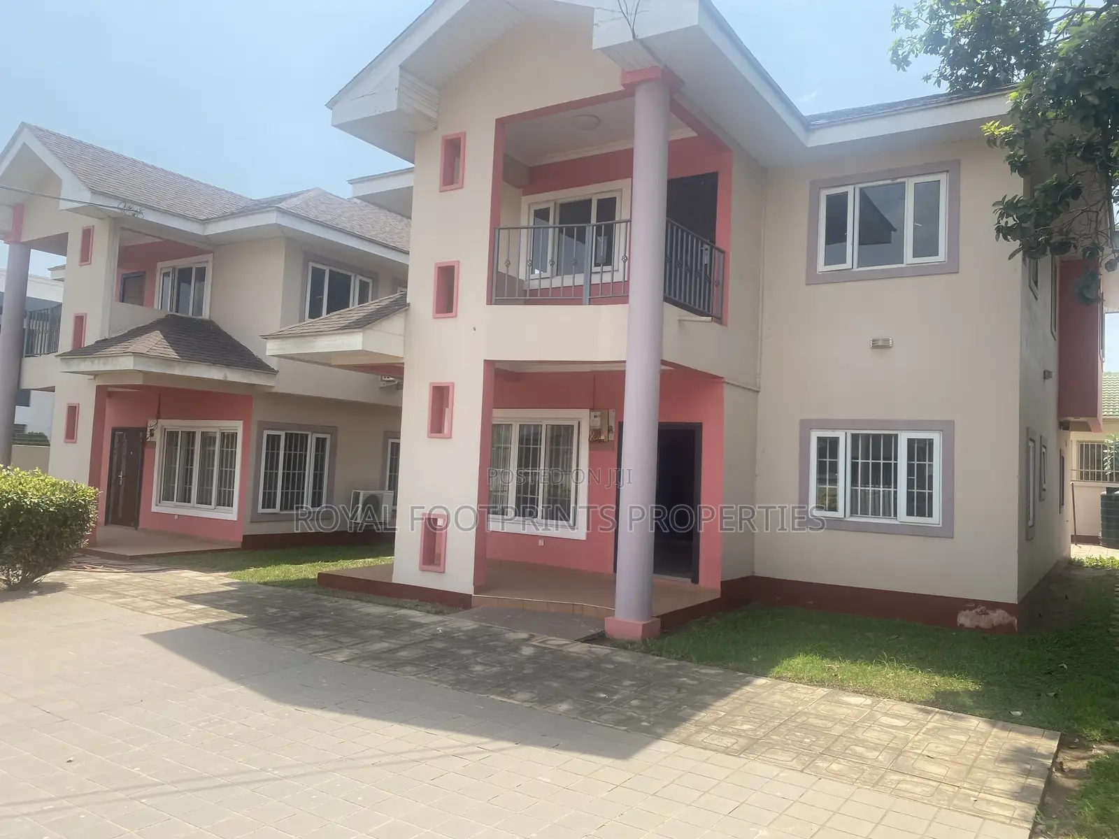4bdrm Townhouse / Terrace in Royal Footprints, East Legon for Rent in East Legon
