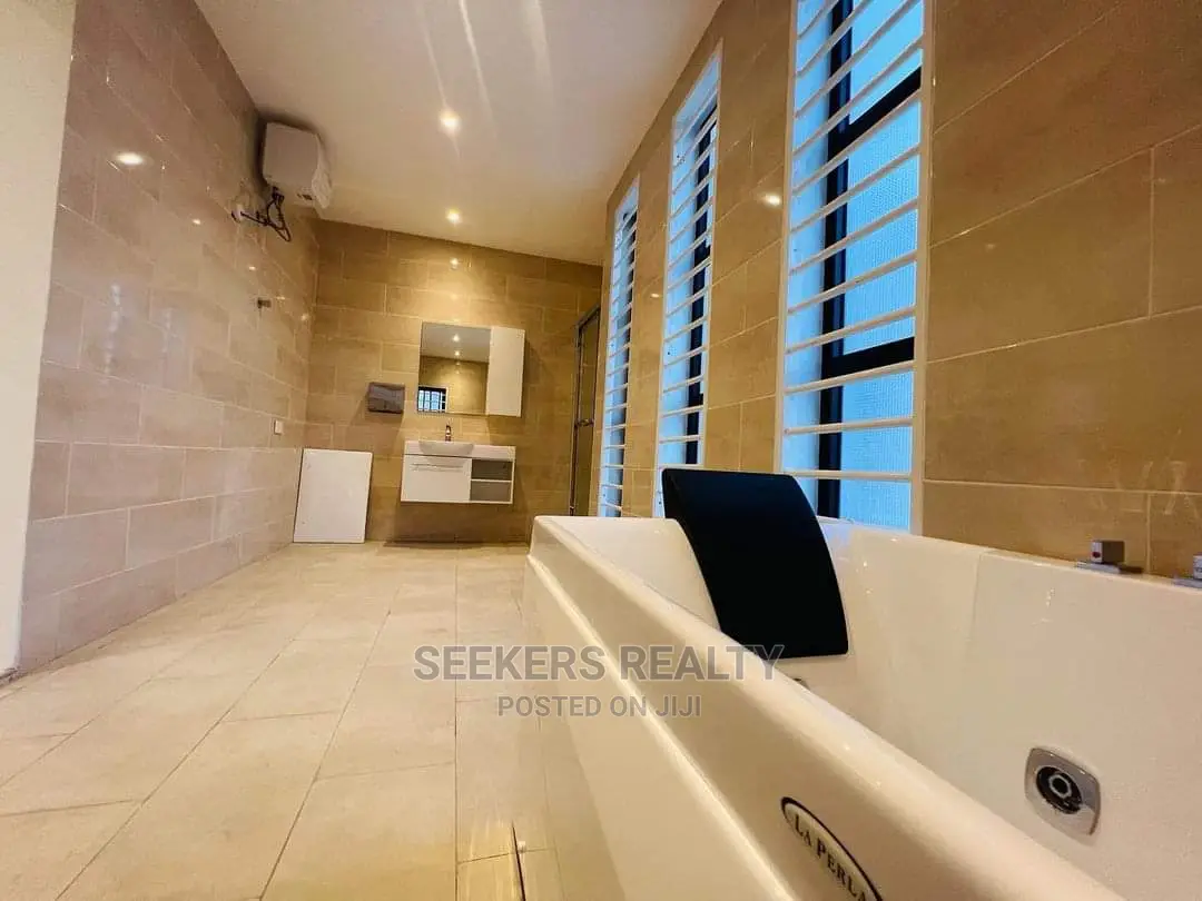 4bdrm House in Seekers Realty, Lake Side Estate for Sale in Lake Side Estate
