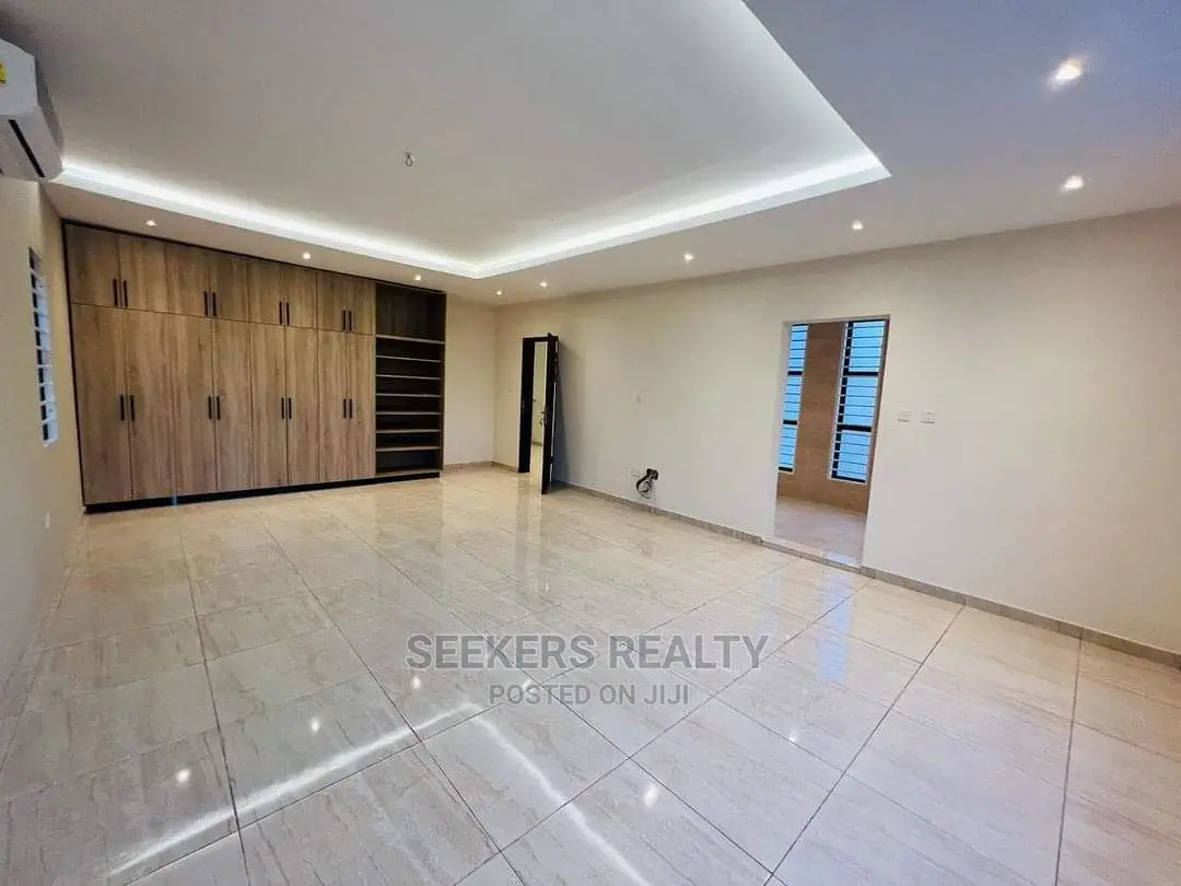 4bdrm House in Seekers Realty, Lake Side Estate for Sale in Lake Side Estate