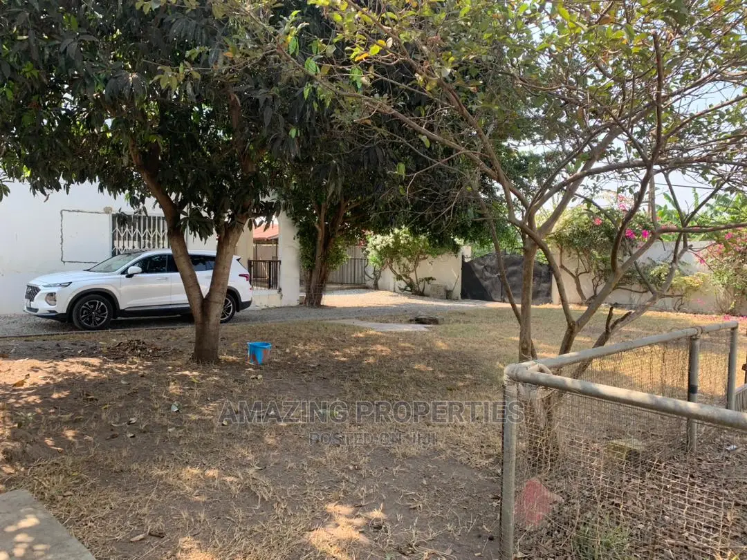 2 Plots With Old Building on It for Sale at Dzorwulu in Dworwulu