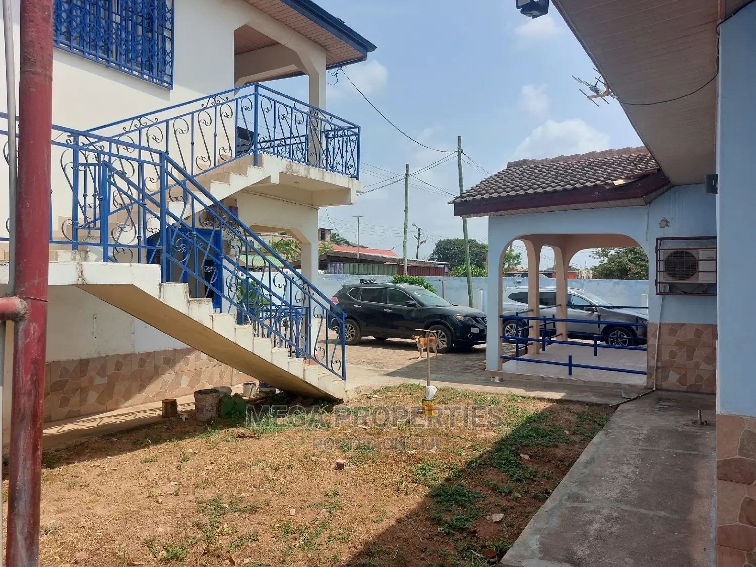8bdrm Block of Flats in Sowutwuom for sale in Sowutwuom