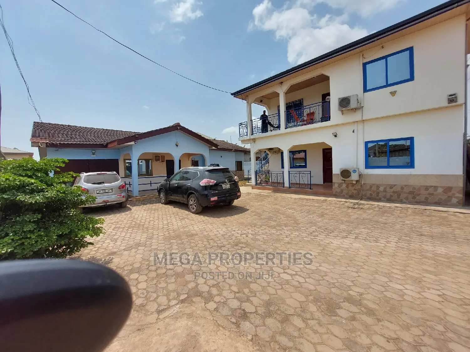 8bdrm Block of Flats in Sowutwuom for sale in Sowutwuom
