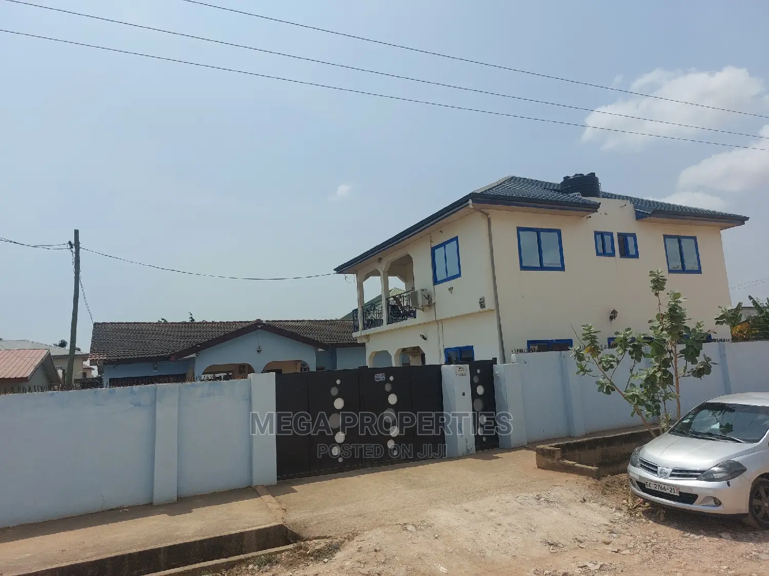 8bdrm Block of Flats in Sowutwuom for sale in Sowutwuom