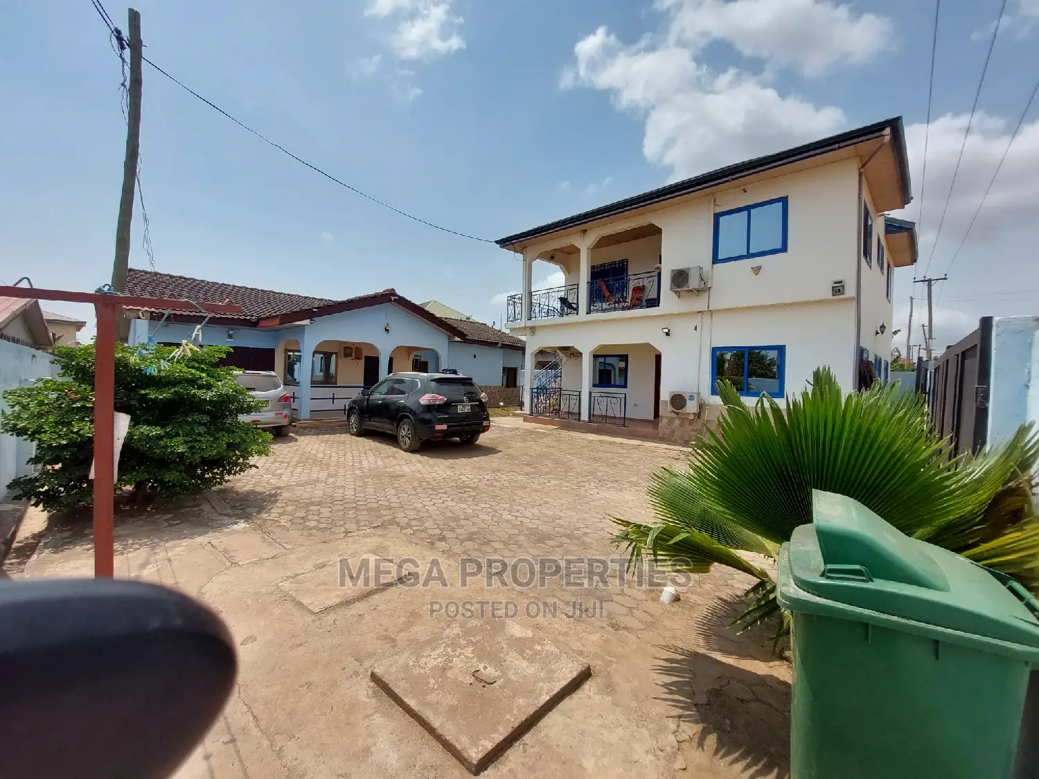 8bdrm Block of Flats in Sowutwuom for sale in Sowutwuom