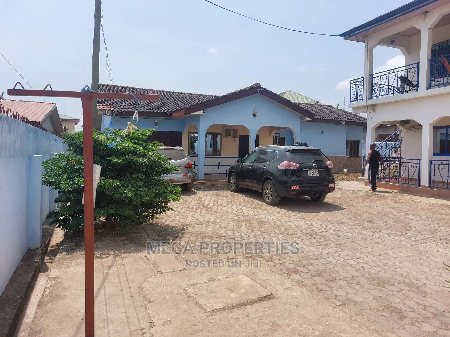 8bdrm Block of Flats in Sowutwuom for sale in Sowutwuom