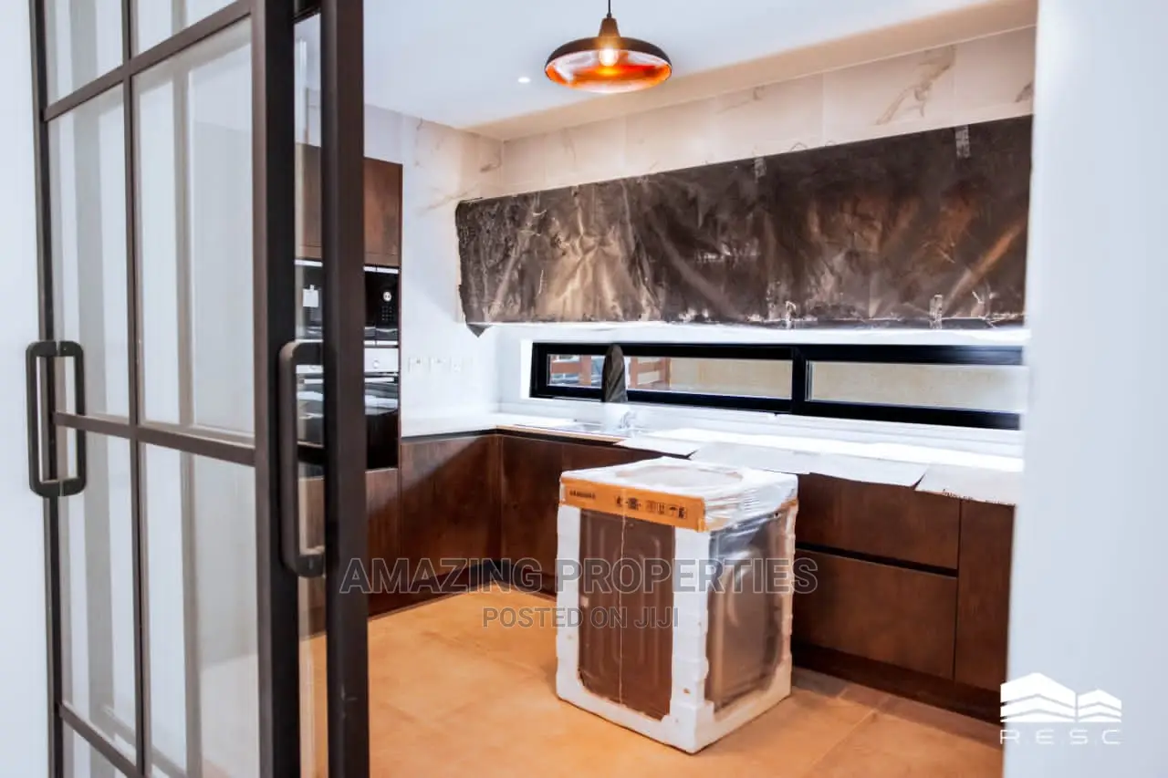 4bdrm House in Cantonments for Sale in Cantonments