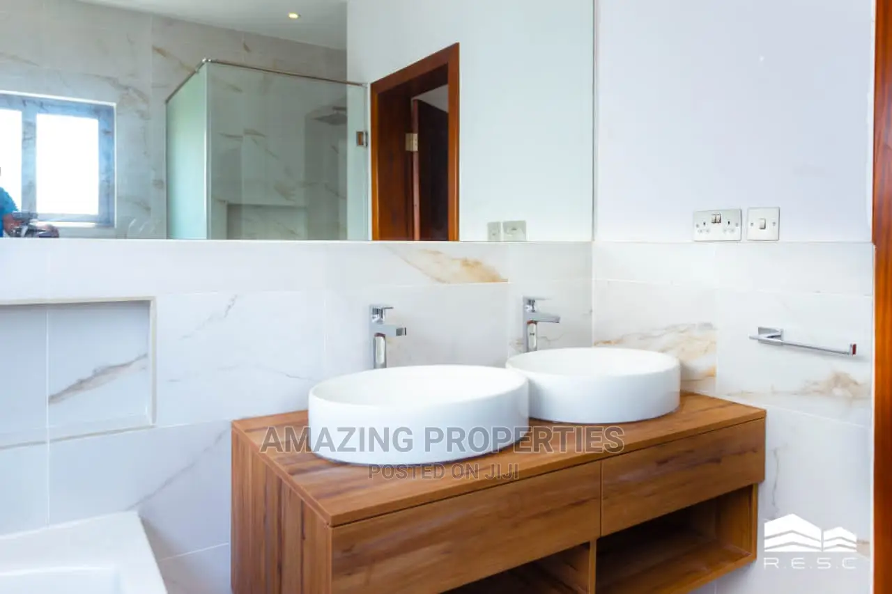 4bdrm House in Cantonments for Sale in Cantonments