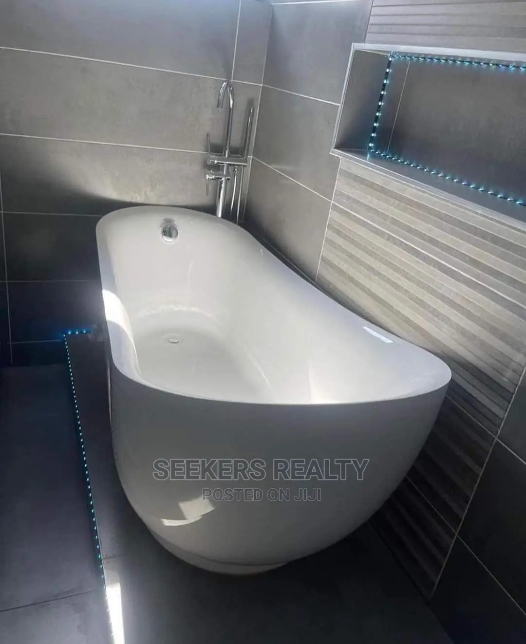 5bdrm House in Seekers Realty, Accra Metropolitan for Sale in Accra Metropolitan