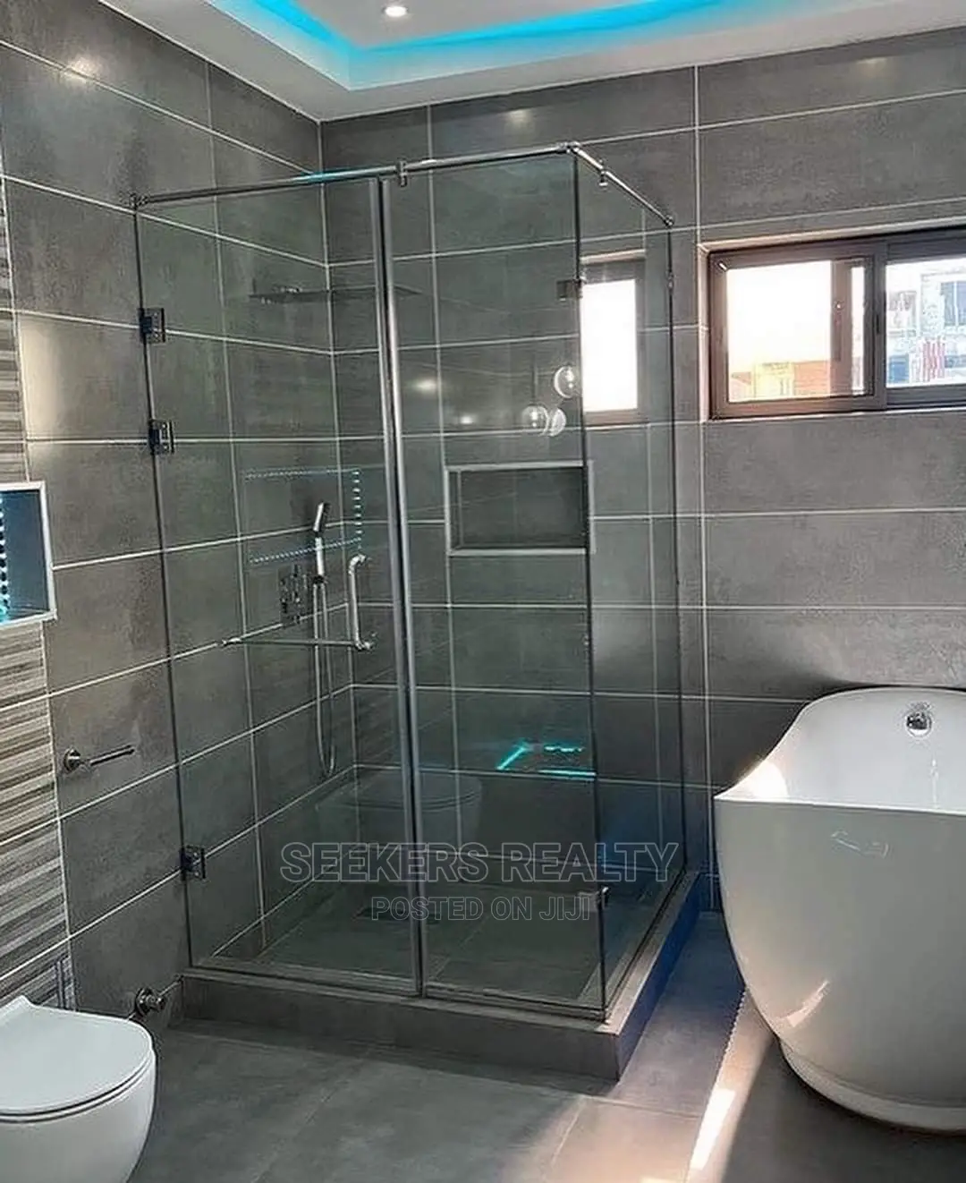 5bdrm House in Seekers Realty, Accra Metropolitan for Sale in Accra Metropolitan