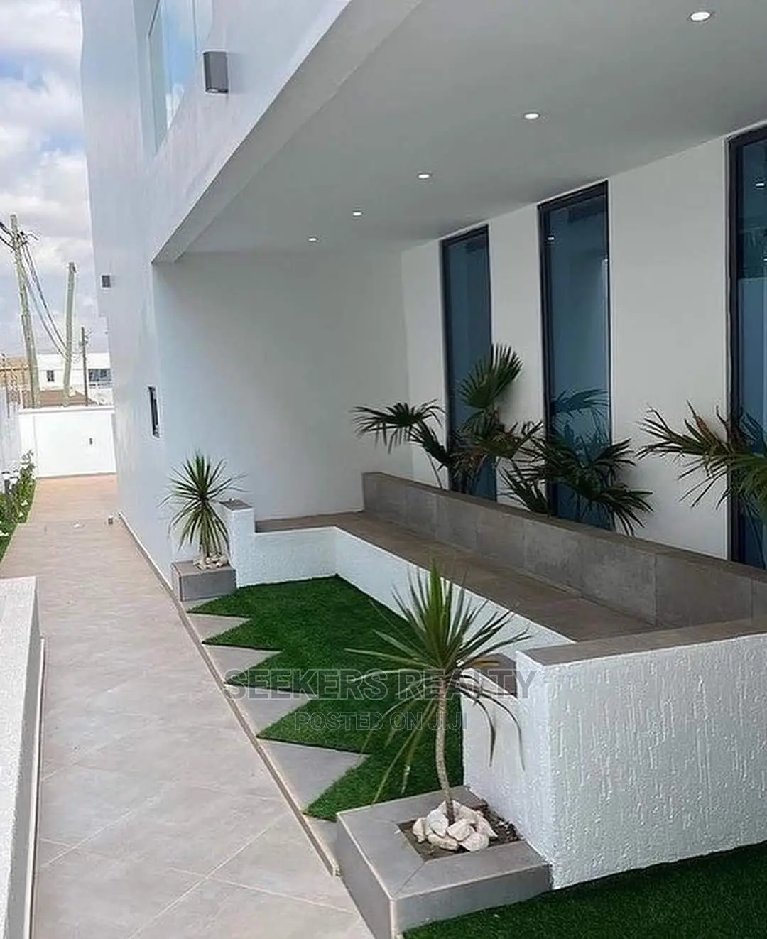5bdrm House in Seekers Realty, Accra Metropolitan for Sale in Accra Metropolitan