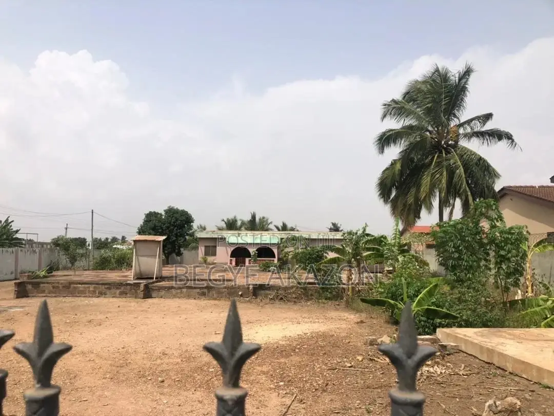 Land 4 Sale at Adabraka Police Station in Adabraka