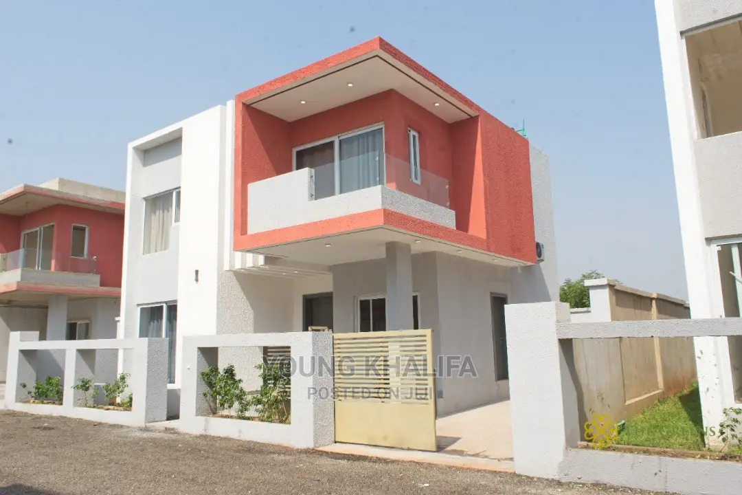 Furnished 3bdrm House in Estate House'S, Tema Metropolitan for sale in Tema Metropolitan