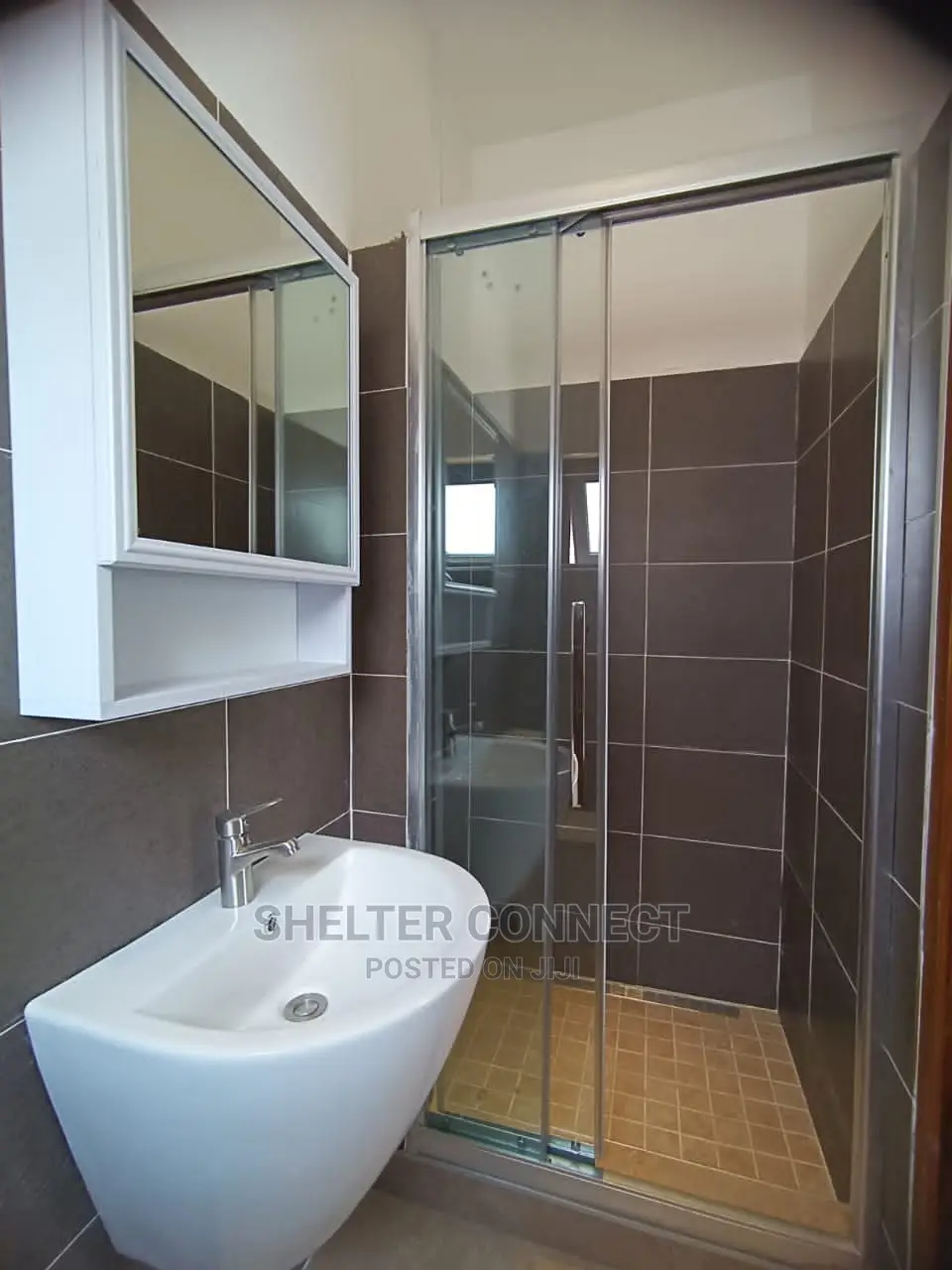 4bdrm Townhouse/Terrace in Oyarifa for Sale in Oyarifa