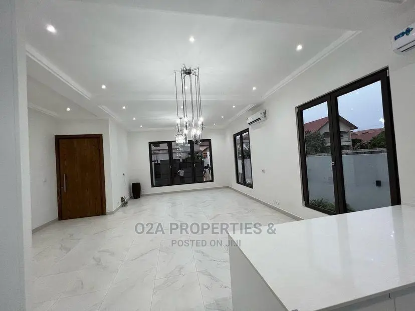 5bdrm House in Police Station for Sale in Police Station