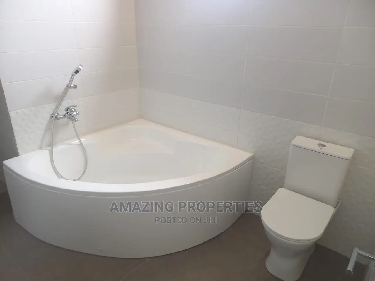4bdrm Townhouse / Terrace in 4Bedroom Townhouse, Accra Metropolitan in Accra Metropolitan