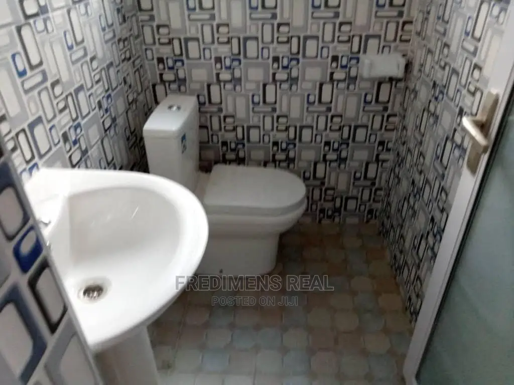 3bdrm House in Fredimens Real, Kumasi Metropolitan for Sale in Kumasi Metropolitan