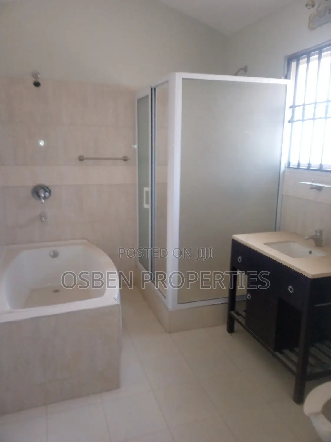 3bdrm Apartment in Pleasant Properties, Spintex for rent in Spintex