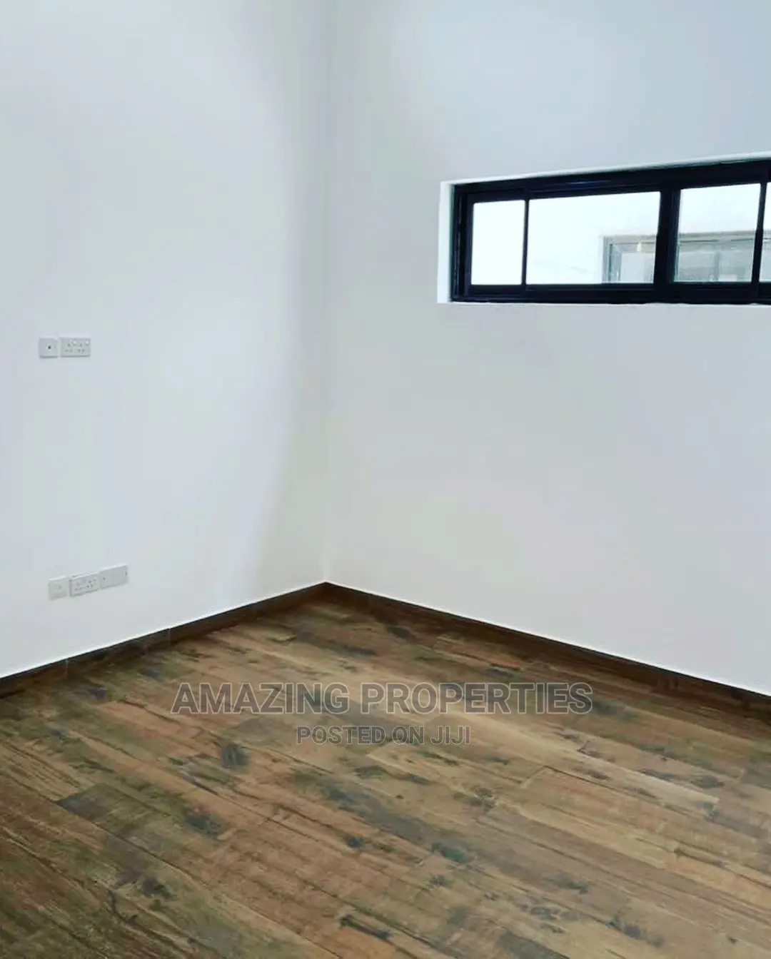 4bdrm Townhouse/Terrace in Cantonments for Sale in Cantonments