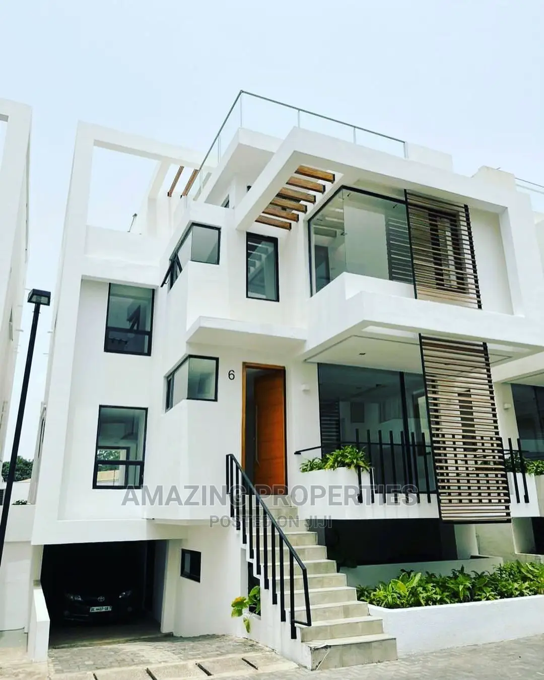 4bdrm Townhouse/Terrace in Cantonments for Sale in Cantonments