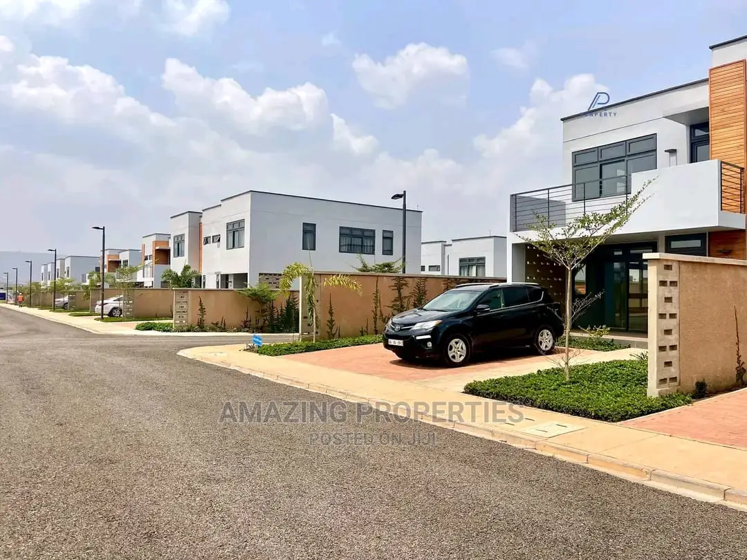3bdrm House in Oyarifa for Rent in Oyarifa
