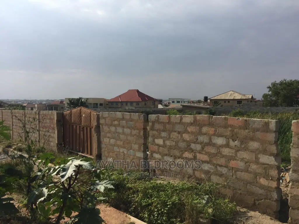 2 and Half Plot at Teshie Camp. 250.000 Dollars Negotiable. in New Town