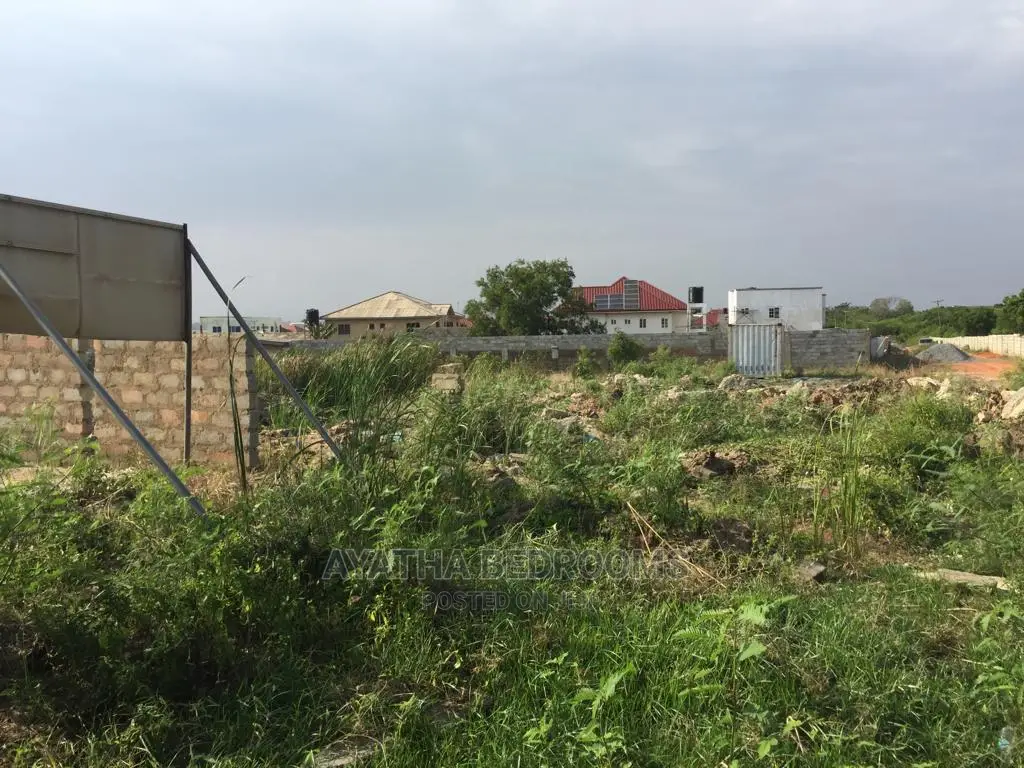 2 and Half Plot at Teshie Camp. 250.000 Dollars Negotiable. in New Town