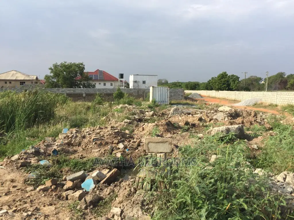 2 and Half Plot at Teshie Camp. 250.000 Dollars Negotiable. in New Town