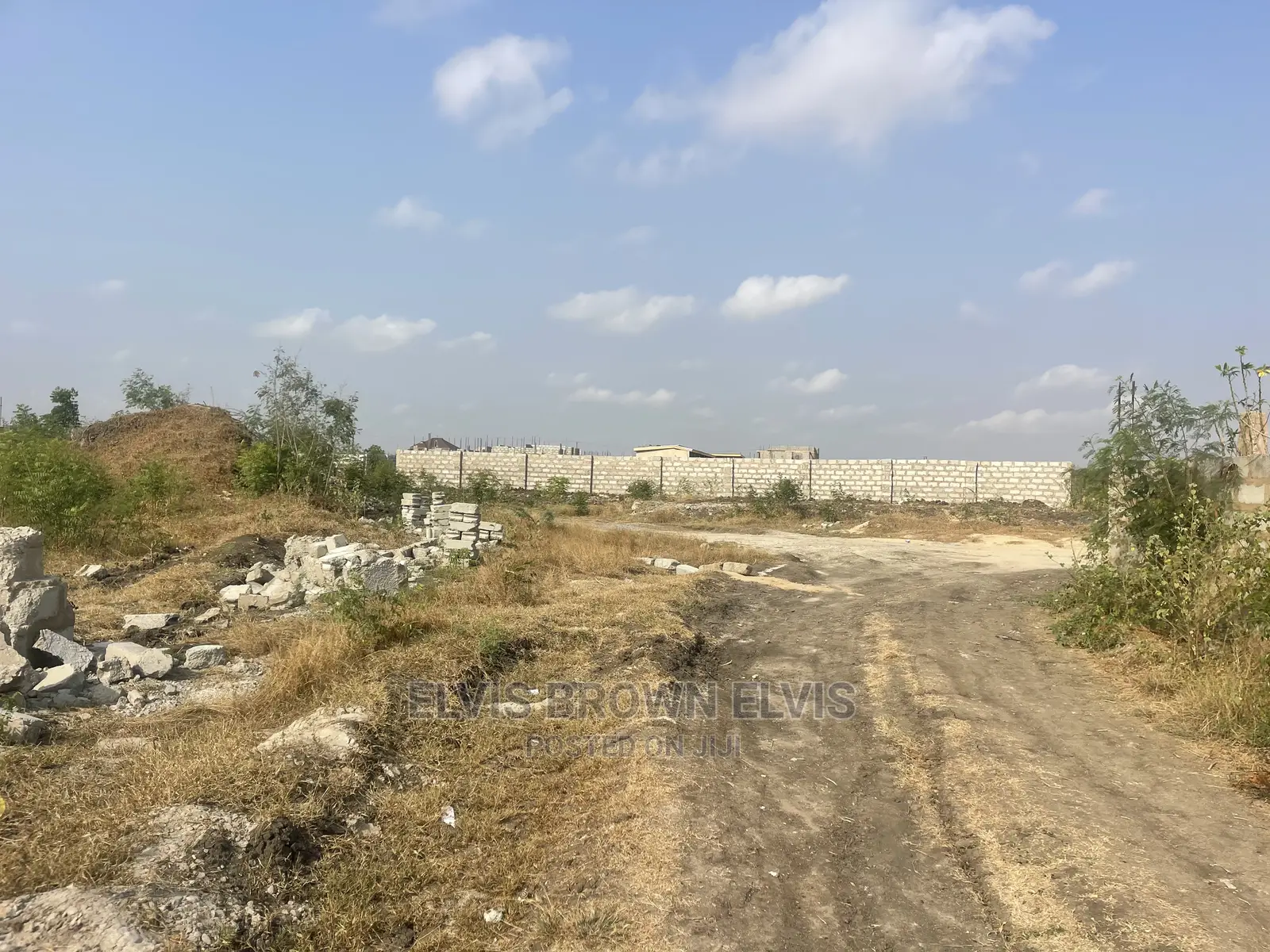 Buy a Genuine Title Land From Me Without Any Litigation in East Legon