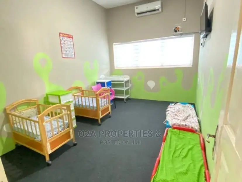 8bdrm House in Airport Residential Area for Rent in Airport Residential Area